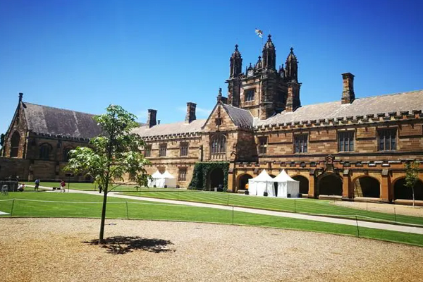 伦敦大学学院物理学考试复习要点有哪些？